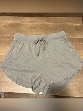 Colsie Soft Drawstring Lounge Shorts — Light Gray Size Medium